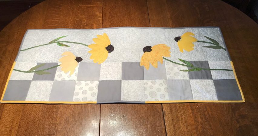 20-09 Rudbeckia Table runner